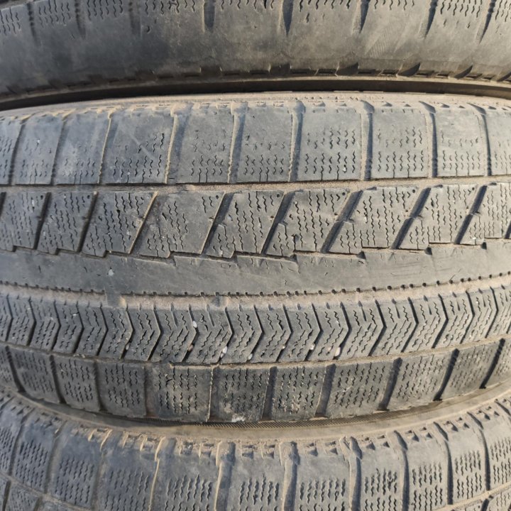 Bridgestone Blizzak VRX, 215/65/15