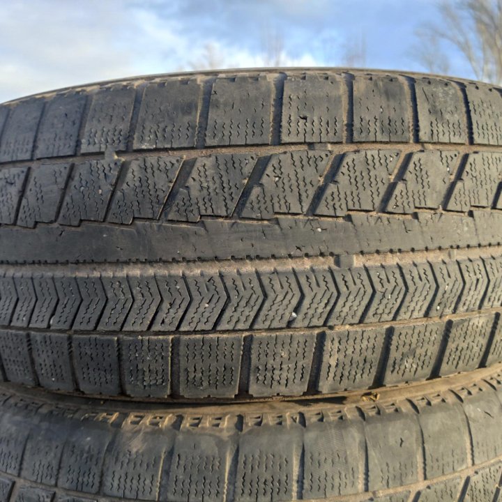 Bridgestone Blizzak VRX, 215/65/15