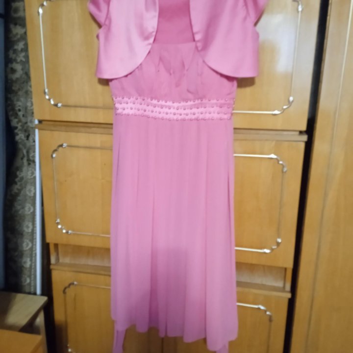 Женская одежда.