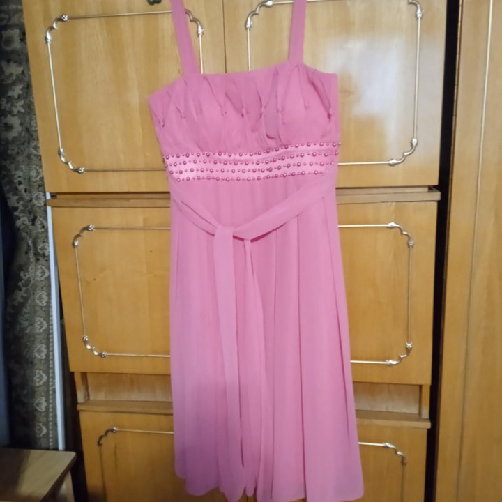 Женская одежда.