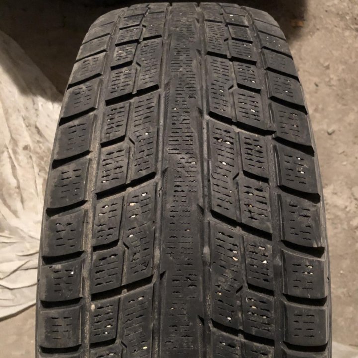 235/65 R18 шина зимняя Йокогама 1шт липучка