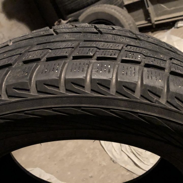 235/65 R18 шина зимняя Йокогама 1шт липучка