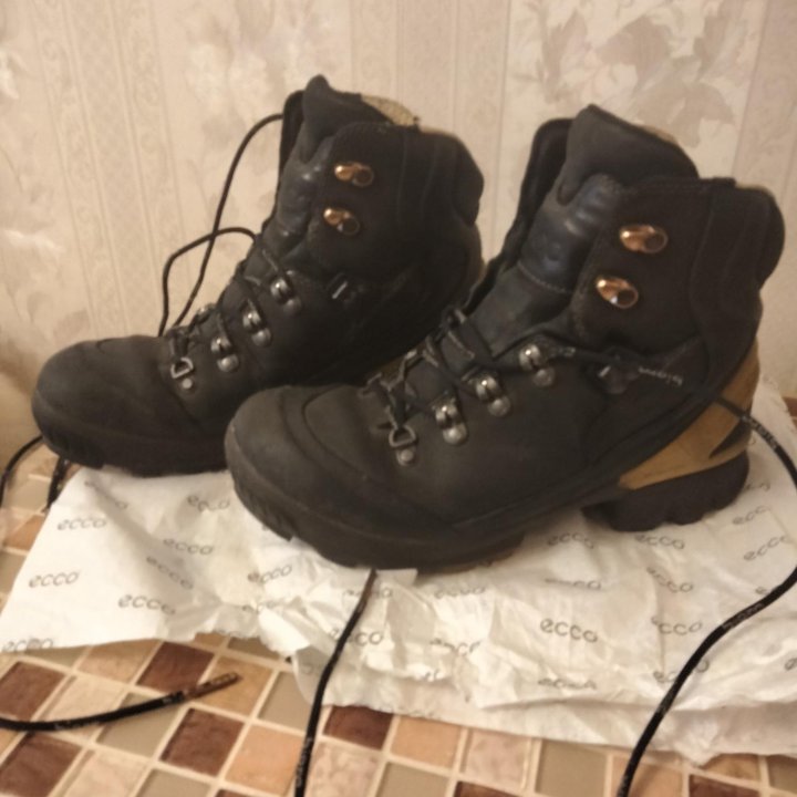 Ботинки для трекинга ECCO