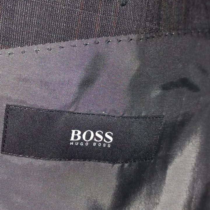 Костюм мужской Hugo Boss