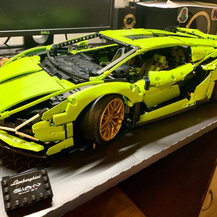 LEGO Technic 42115 Lamborghini Sian FKP 37