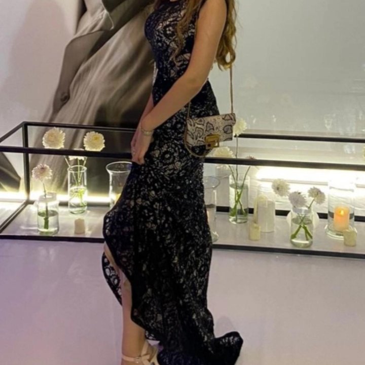 Платье со шлейфом