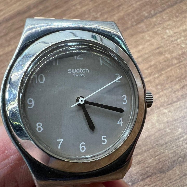 Часы с ремешком Swatch irony