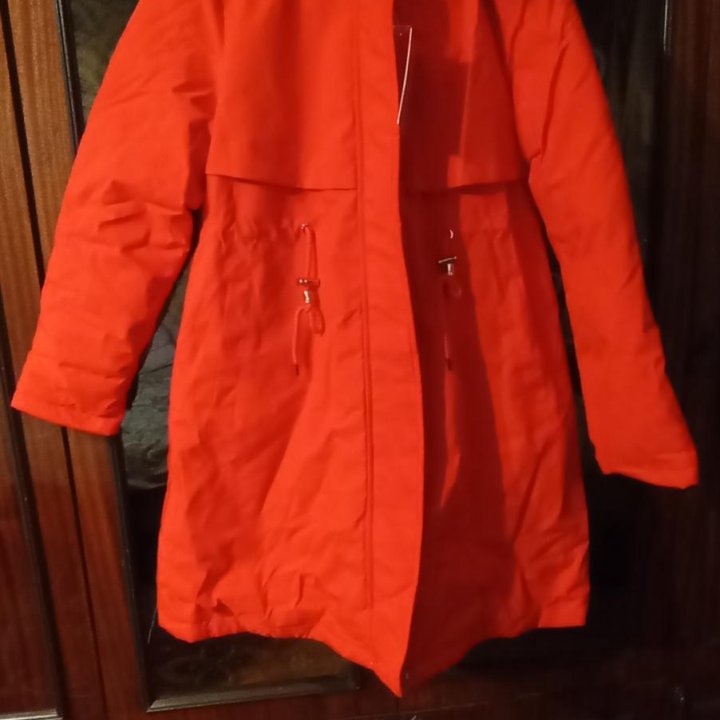 Куртка красная