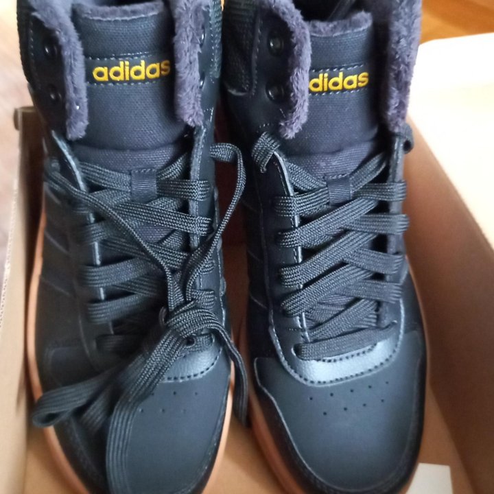 Кроссовки новые Adidas 36-37