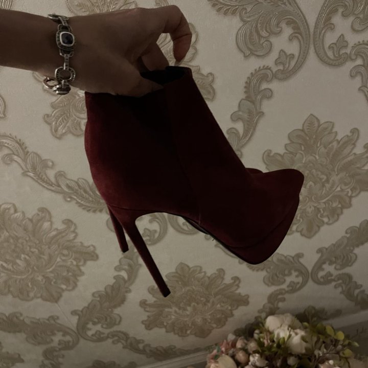 Полуботинки????????????????