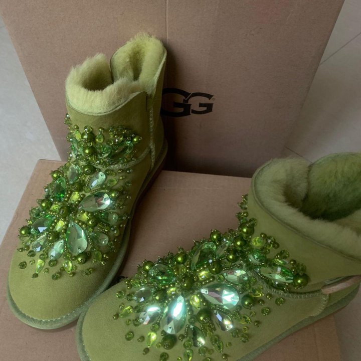 Оригинальные UGG со стразами