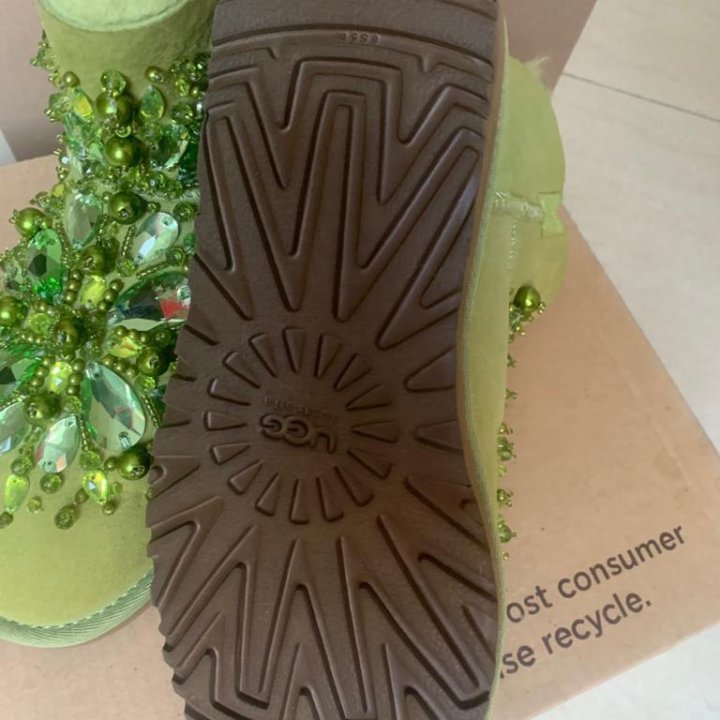 Оригинальные UGG со стразами