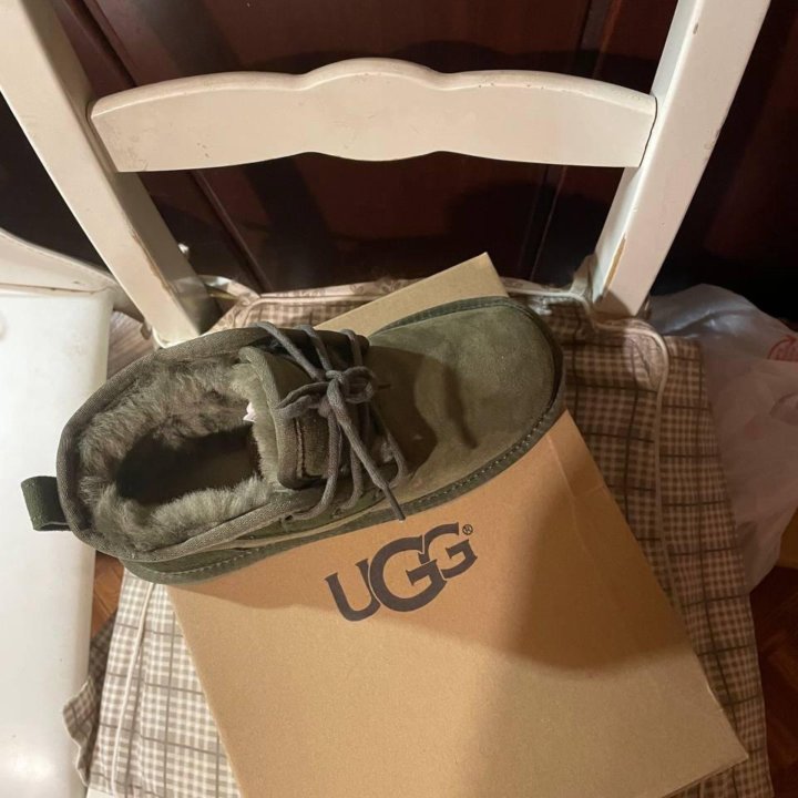 Ботинки, уги фирмы UGG