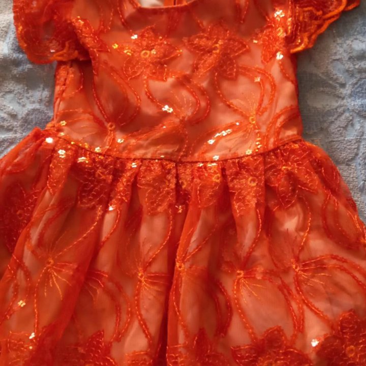 Платье на девочку