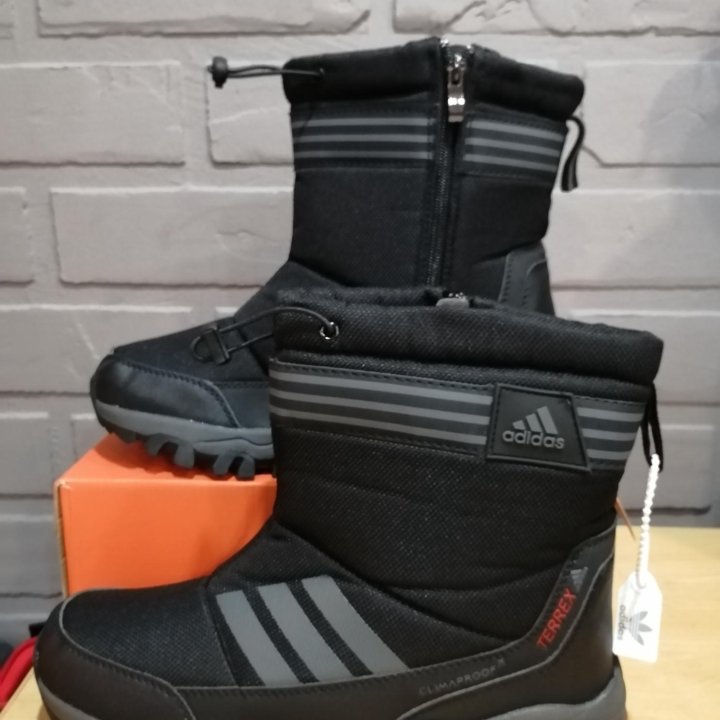 Дутики Adidas новые чёрные