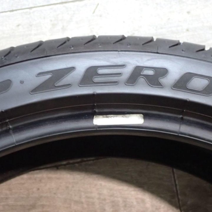 Pirelli P Zero 245/40 R20 и 275/35 R20 99Y