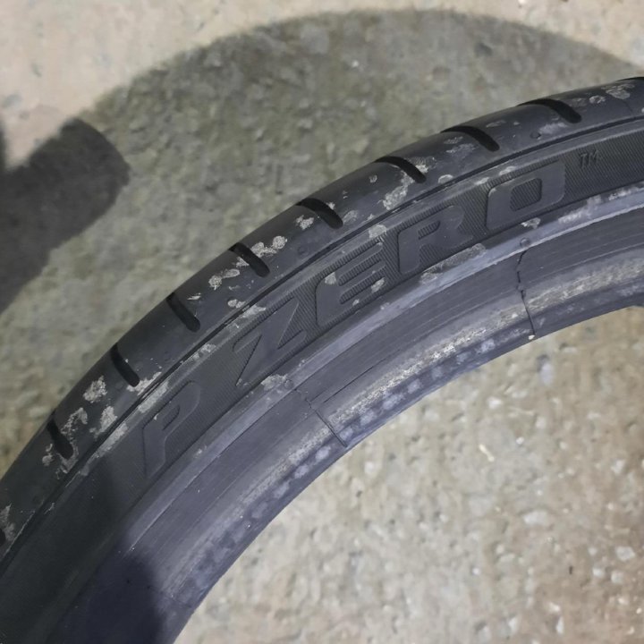 225/35R19 Pirelli P Zero (Run Flat) (Лот №5489)