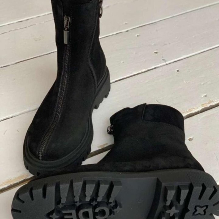 Ботинки замша 38