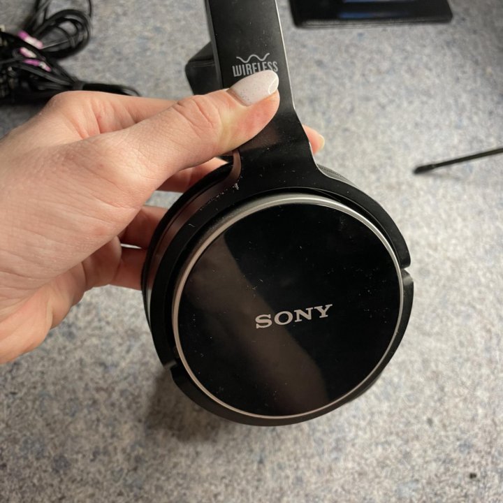 Беспроводные наушники sony MDR-RF810R