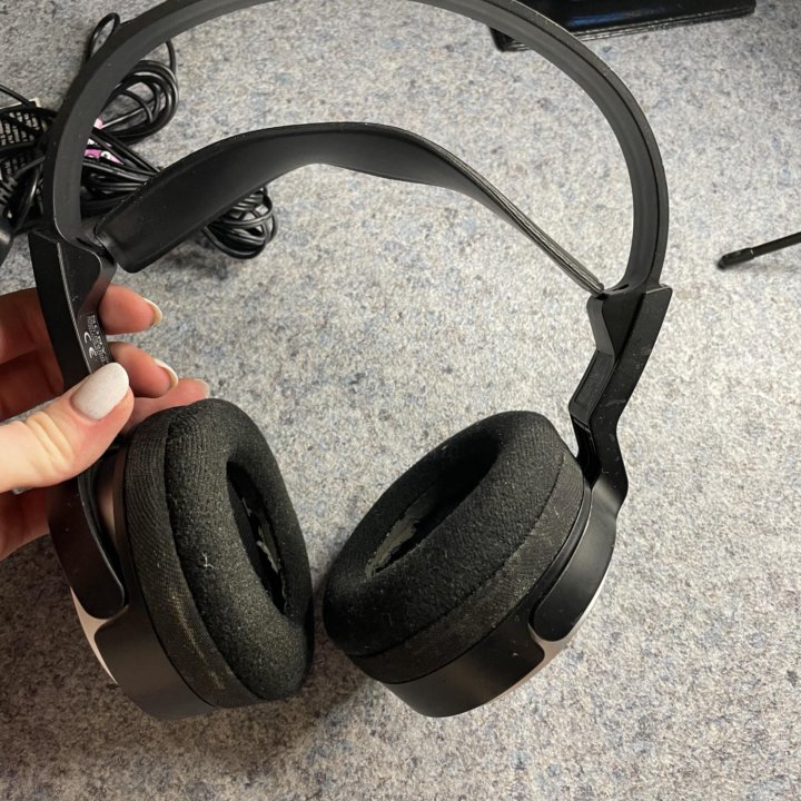 Беспроводные наушники sony MDR-RF810R