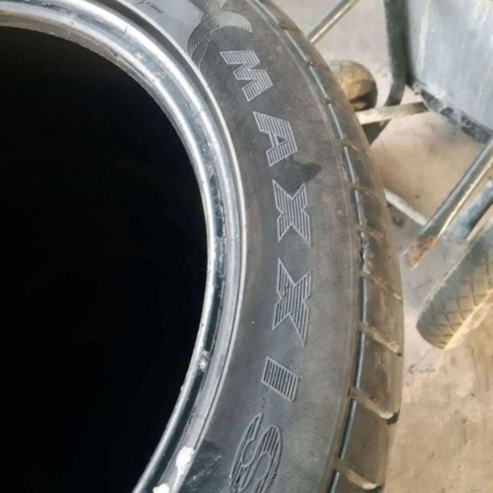 Maxxis 255/45/17, 2шт