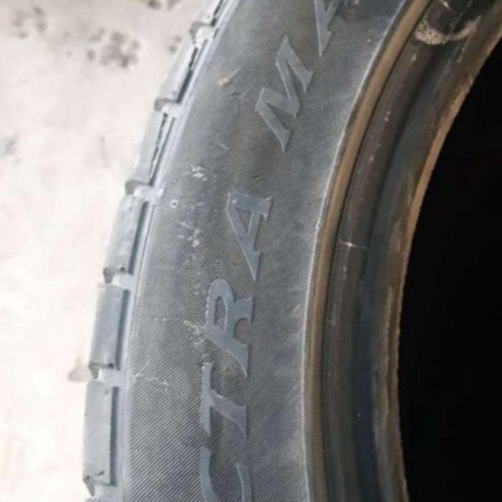 Maxxis 255/45/17, 2шт