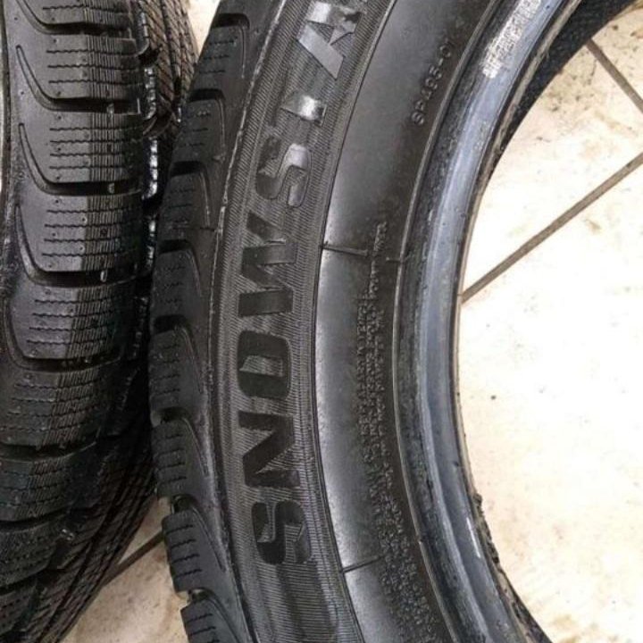 Зимние шины 215/55 R17