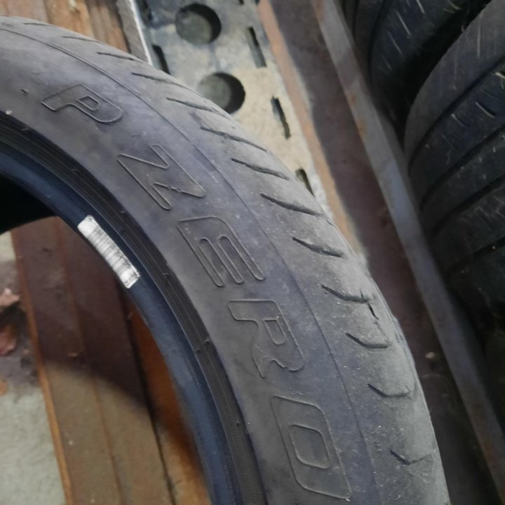 Pirelli 245/40/18 , 2шт