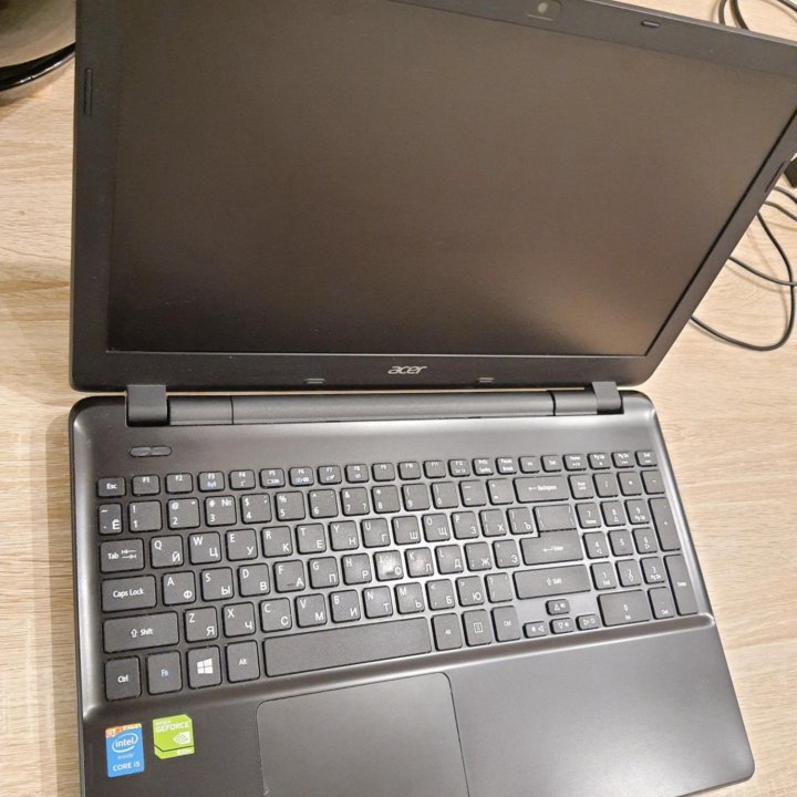 Acer EX2510G, ore i5, 8gb, SSD, nvidia gt820m