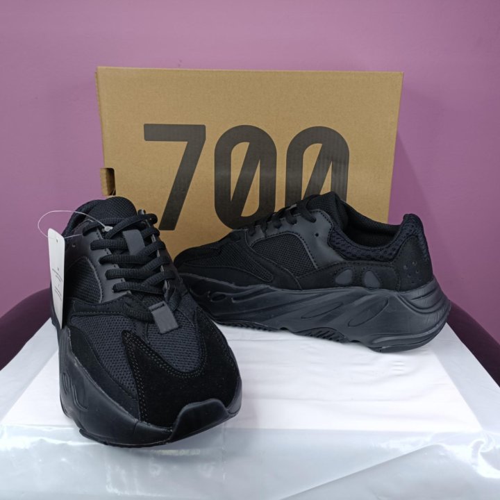 Кроссовки подростковые Adidas Yeezy boost 700