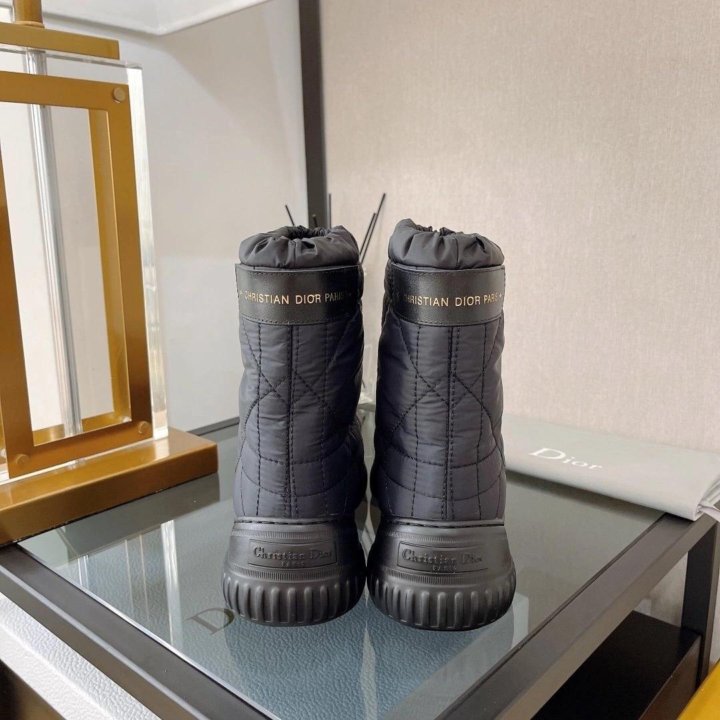 Сапоги Dior????