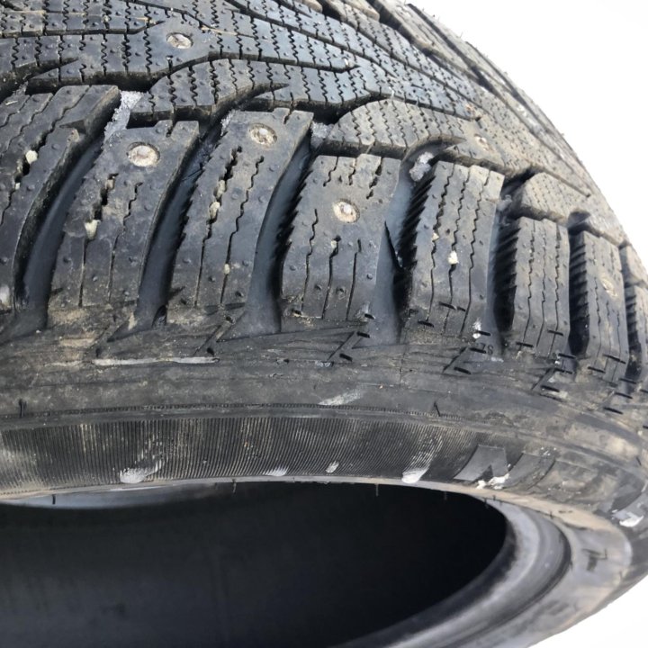 215/50 R17 Nexen под ремонт