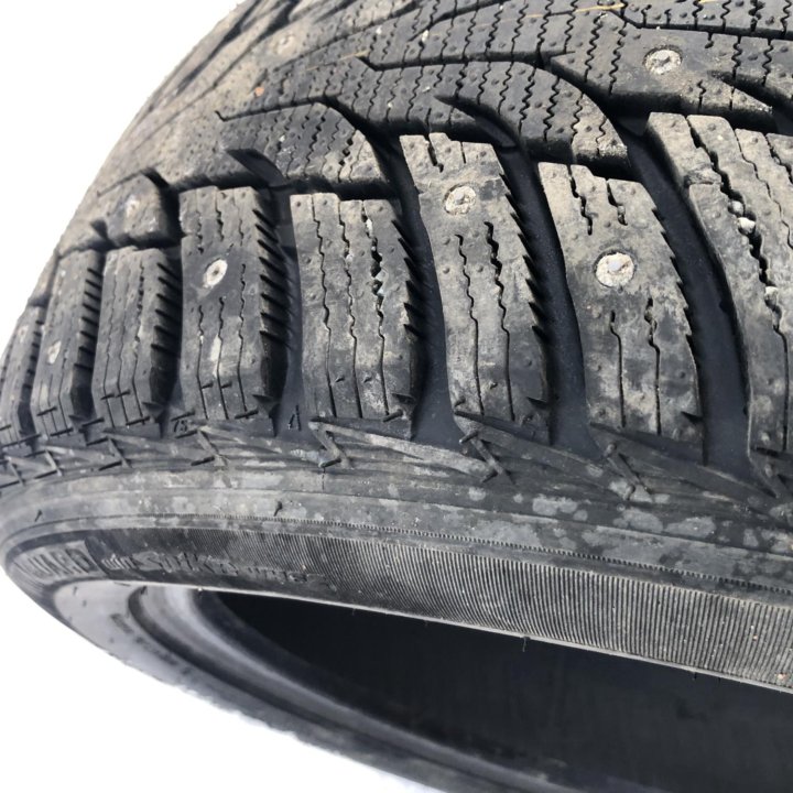 215/50 R17 Nexen под ремонт