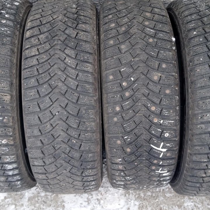 225-60-18 Michelin