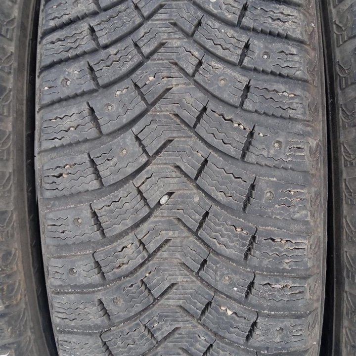 225-60-18 Michelin