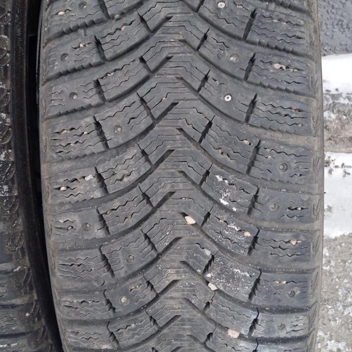 225-60-18 Michelin