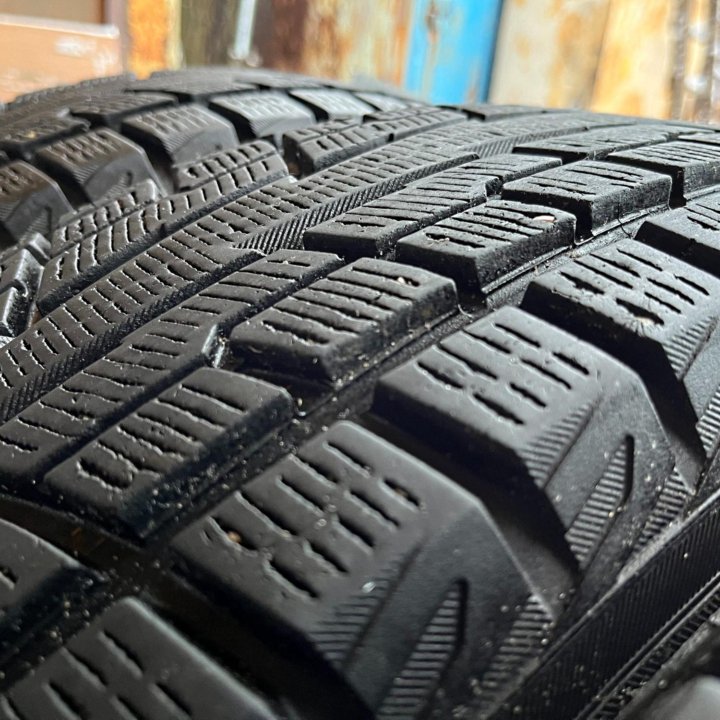 Зима Yokohama Geolandar I/T-S G073 225/65 R17 102Q