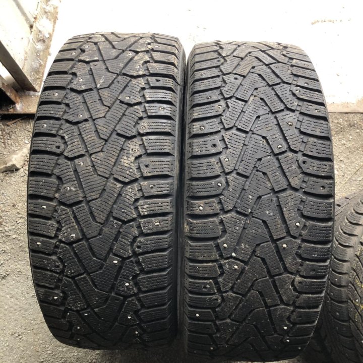 245/40 R20 шины зимние Пирелли 2шт