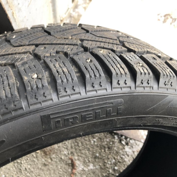 245/40 R20 шины зимние Пирелли 2шт