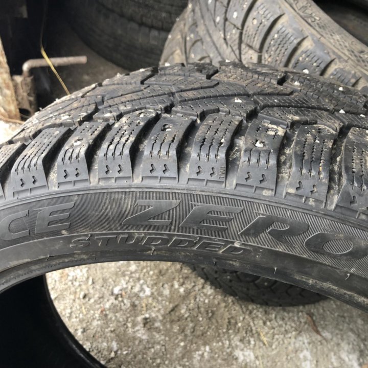 245/40 R20 шины зимние Пирелли 2шт