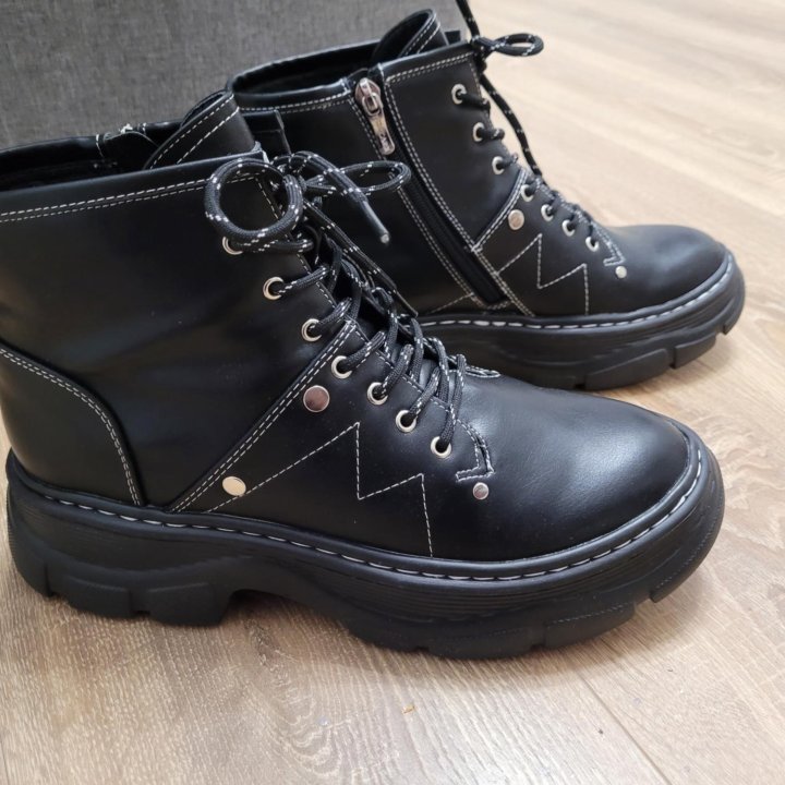 Новые ботинки 40