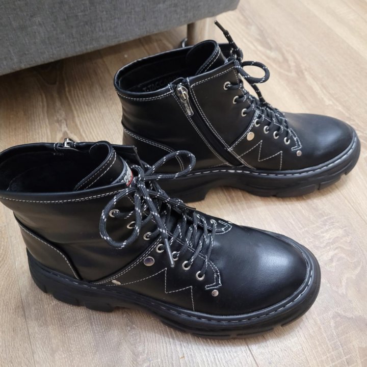 Новые ботинки 40