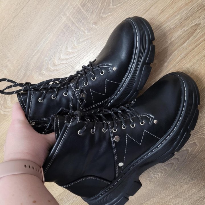 Новые ботинки 40