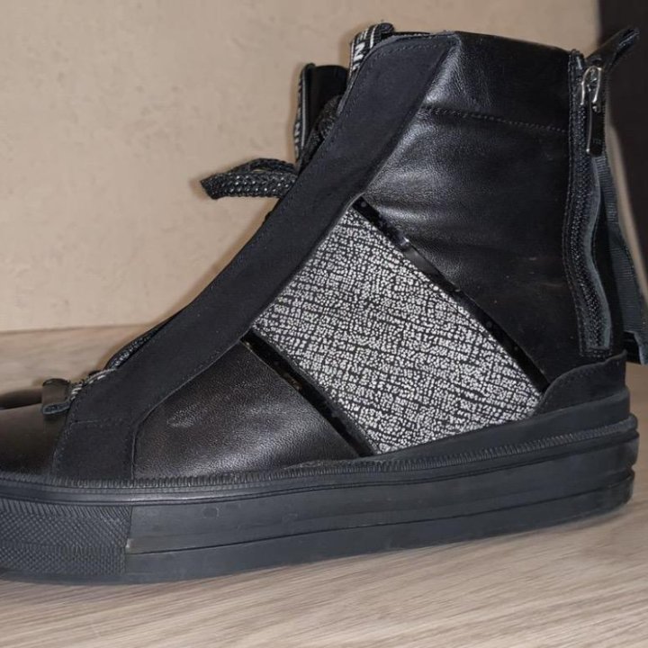 Ботинки демисезонные