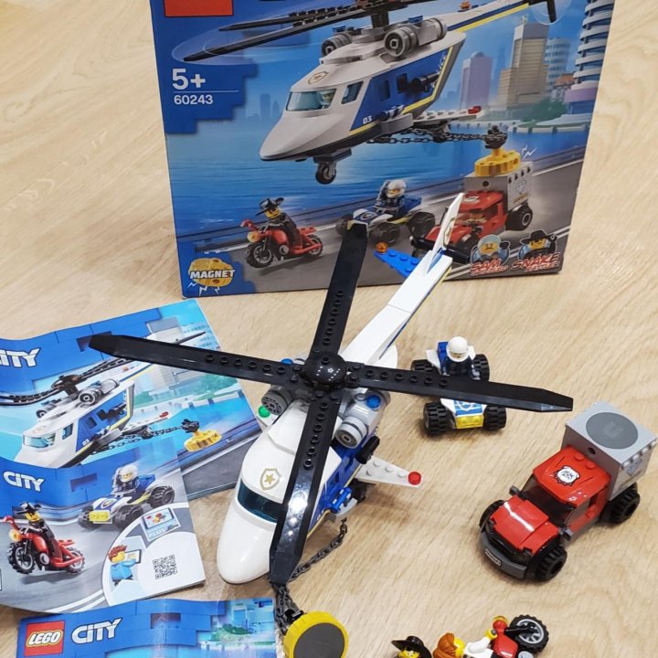 Конструктор LEGO City 60243 Погоня на полицейском