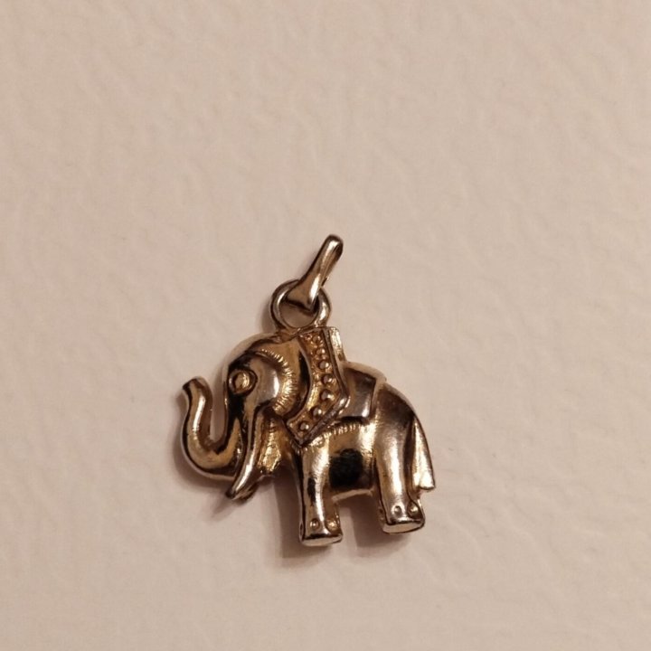 Кулон слон