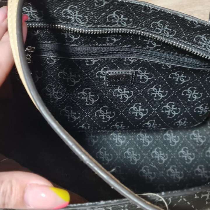 Сумка Guess