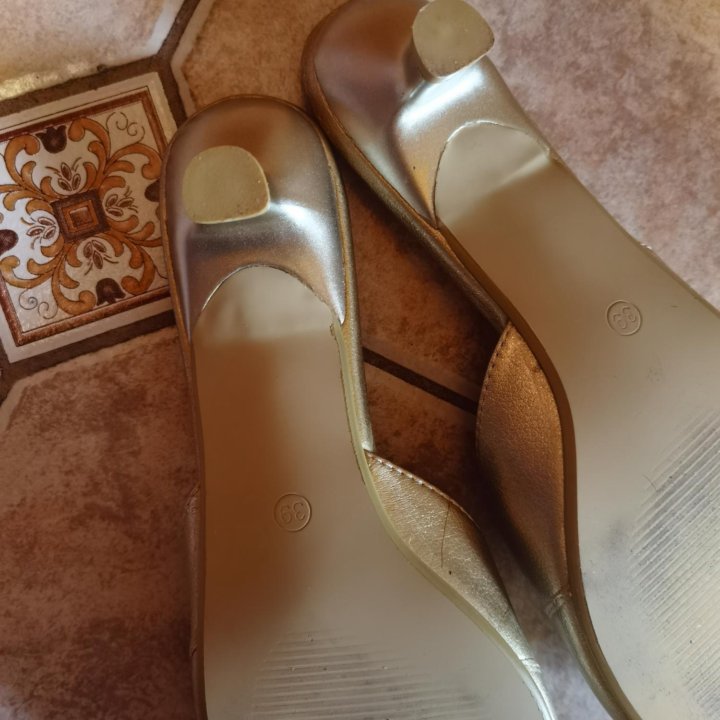 Золотые сабо