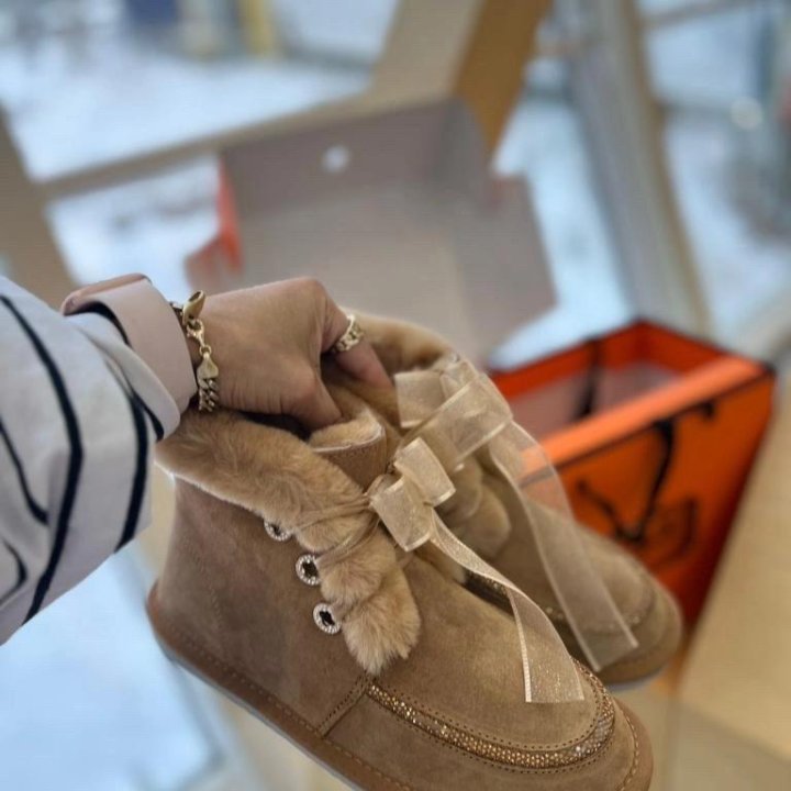 Замшевые ботинки????