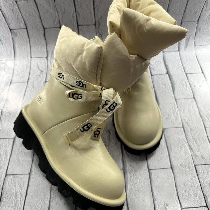 Ботинки UGG